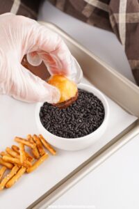 These Acorn Donut Holes have been making their rounds on social media and are absolutely adorable! Easy to make and they only take 4 ingredients! Perfect for the kids to make!